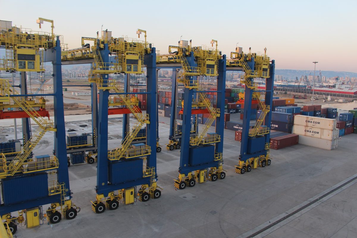 RTG cranes in terminal yard